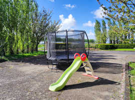 trampoline,glijbaan,Trampolin,Rutsche